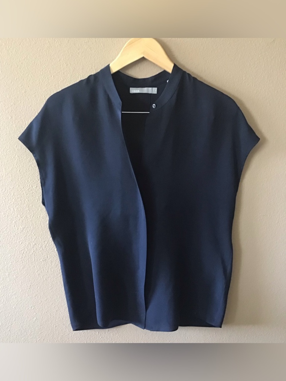 Vince Navy Blue 100% Silk Short Sleeved Blouse (S)